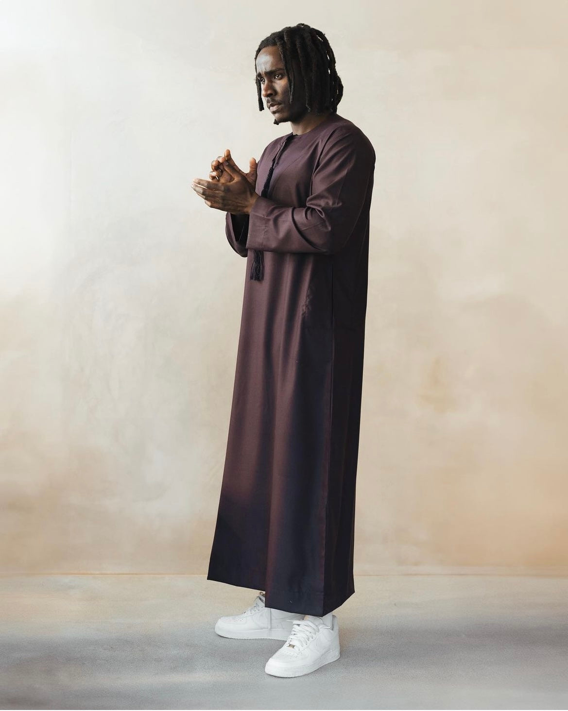 Burgundy Emirati thobe
