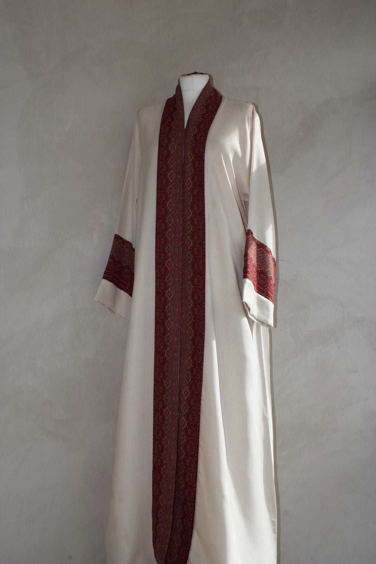 Rouge Abaya