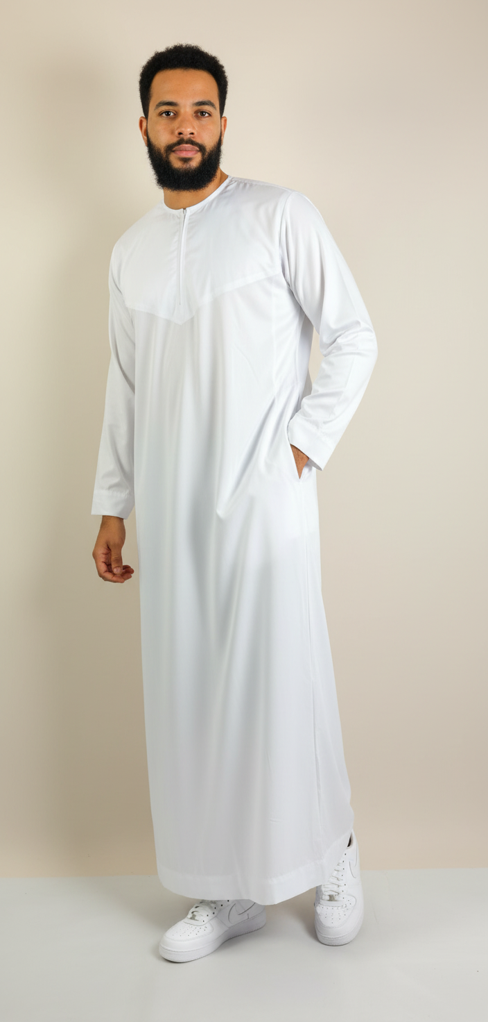 White Omani thobe