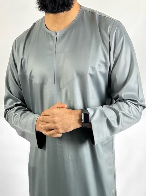 Silver Omani thobe