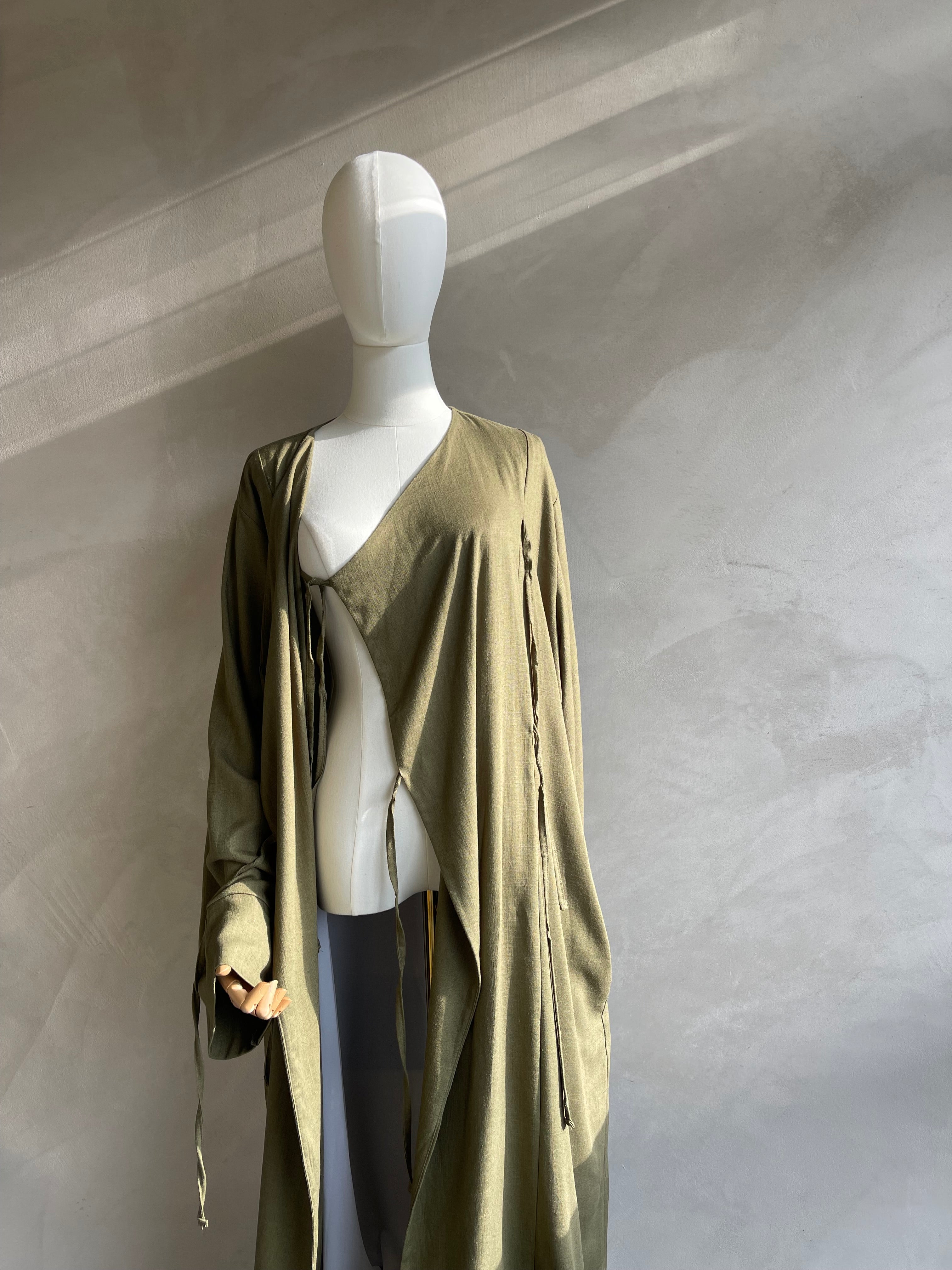 Leaf Wrap Tie Abaya